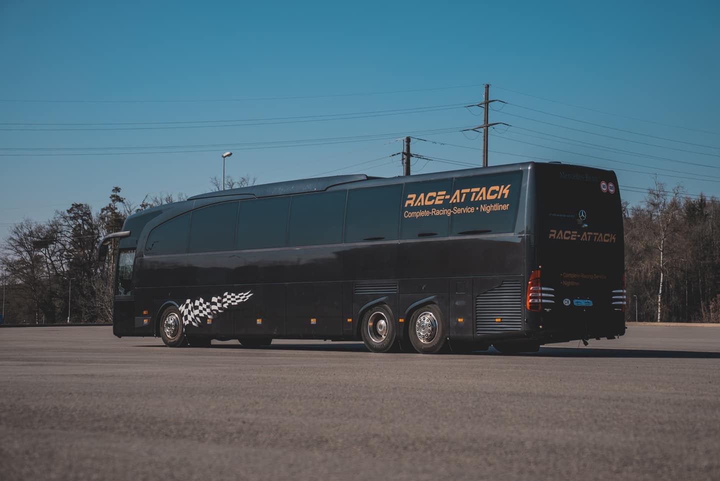 16 Sleeper Nightliner - Premium Tourbus mit 16 Schlafplätzen